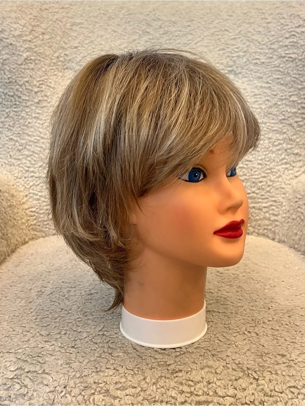 Noriko honey blonde